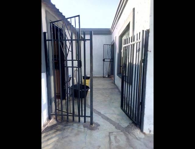 3 BEDROOM HOUSE FOR SALE IN SOSHANGUVE PP